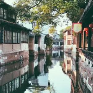 逃离霍比特人洞屋